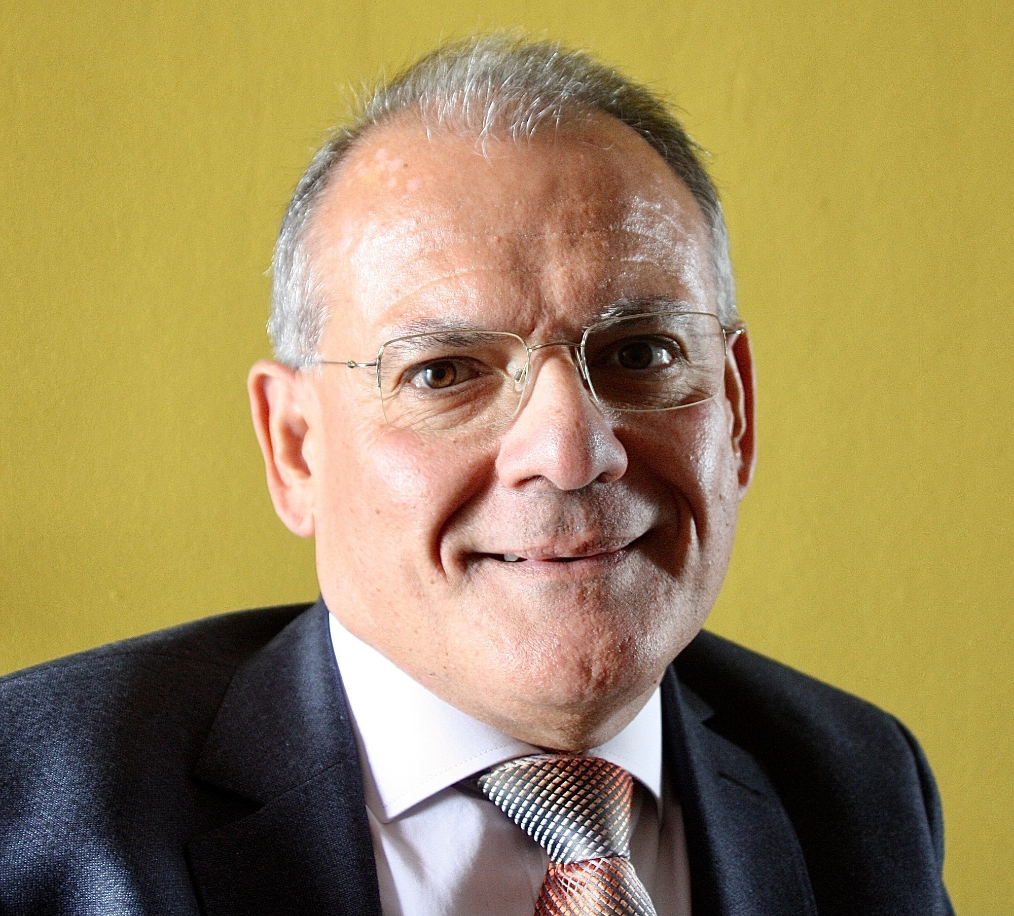 Management - Bavarian Research Center for Interreligious Discourses