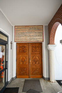 Back door with memorial plaquePhoto: Denise Scheuerer